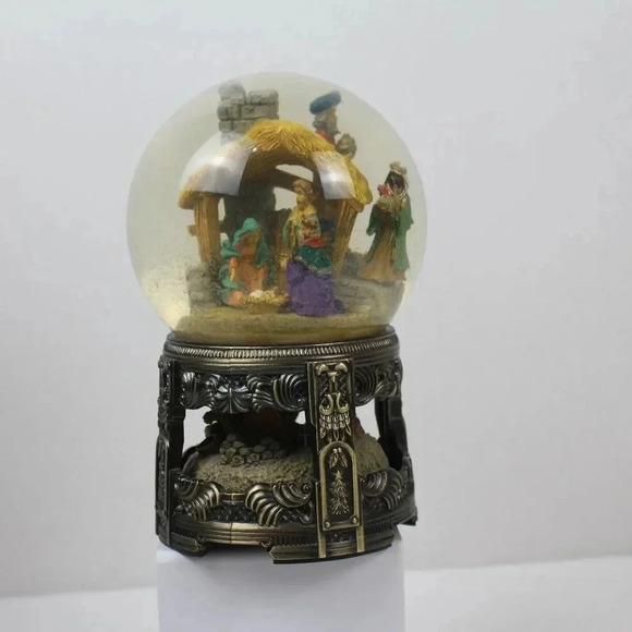 Vintage Musical Waterglobe - Picture 1 of 7